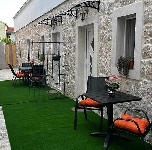 Grosovi Dvori
